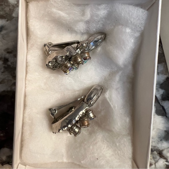 Vintage Rhinestone Clip Earrings - Picture 5 of 7